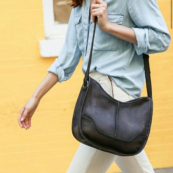 Frye | Cara Saddle Leather Crossbody Bag - Picture 2 of 7